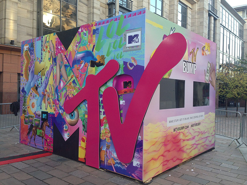Bespoke printed graphics on the MTV bump booth in Glasgow.